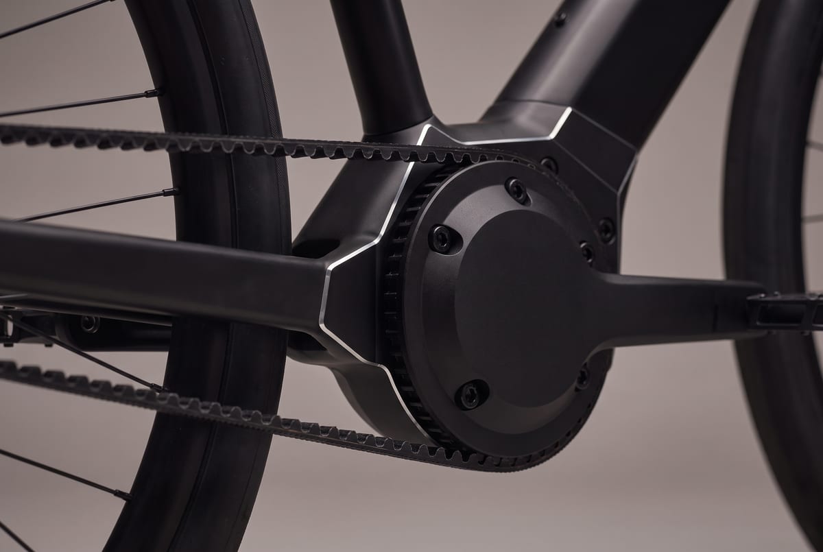 Detail — drive unit and belt