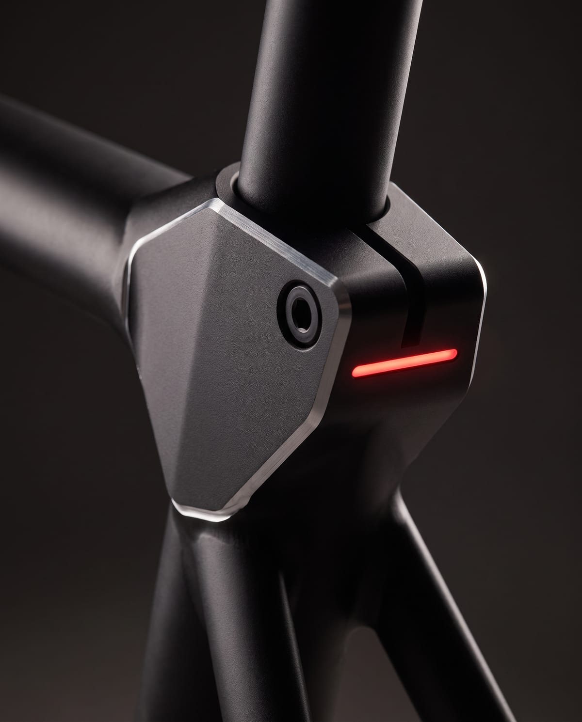 Detail — seat-cluster node, finish and rear light